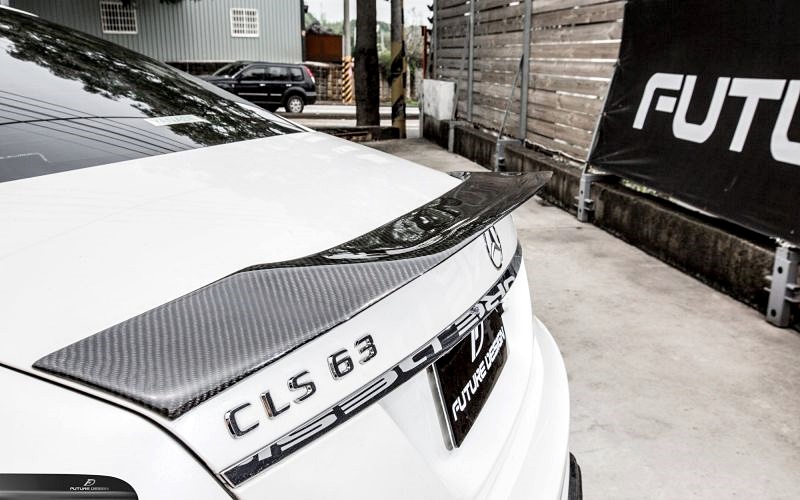 W218 CLS - Renntech style Carbon Trunk Spoiler 03